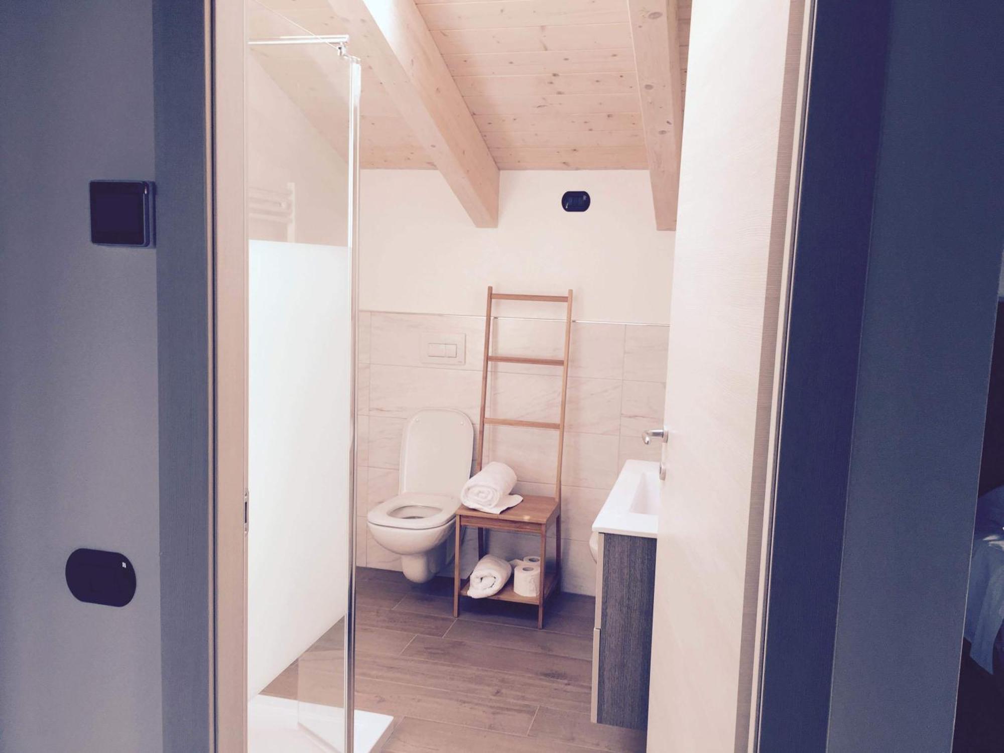 La Villa Bianca Guest House Cantu Phòng bức ảnh